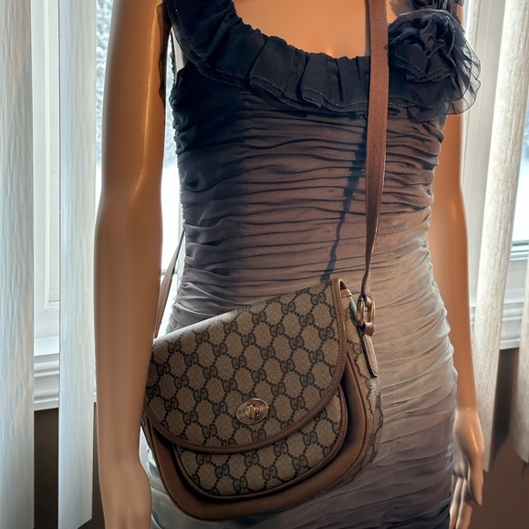 Authentic Gucci Shoulder /Crossbody Bag. - Picture 16 of 17